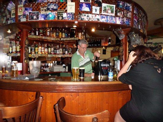 Finnegans Irish Bar